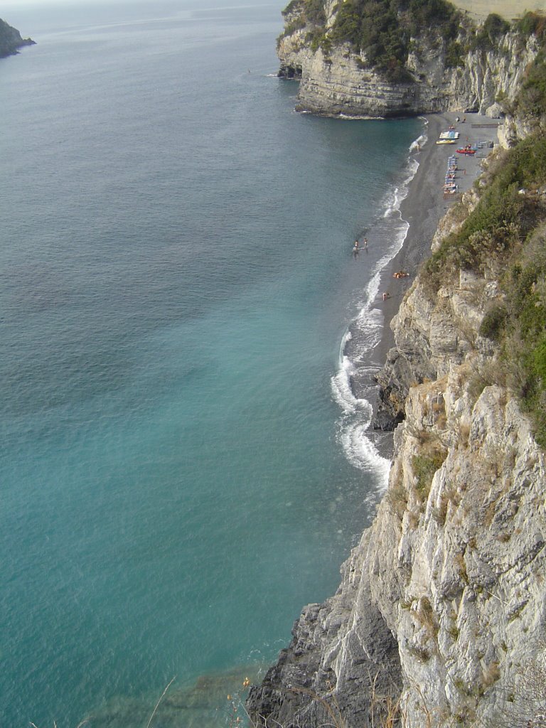 Spiaggetta di Bergeggi by Alberto Rigon