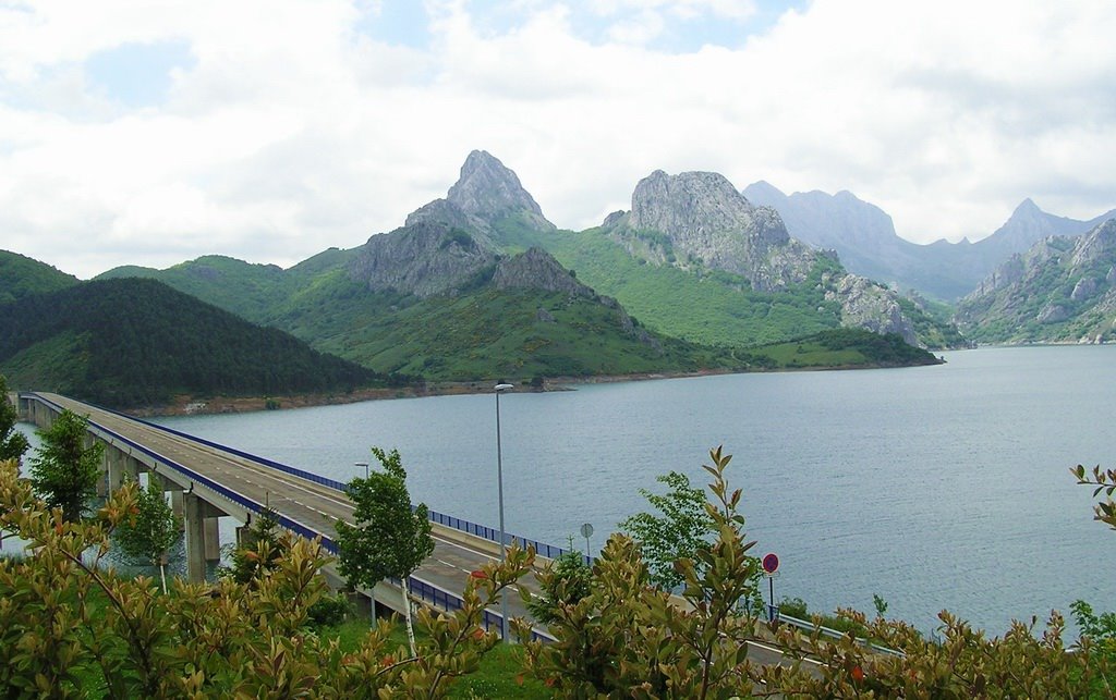 Picos Europa - ponte by VitorM