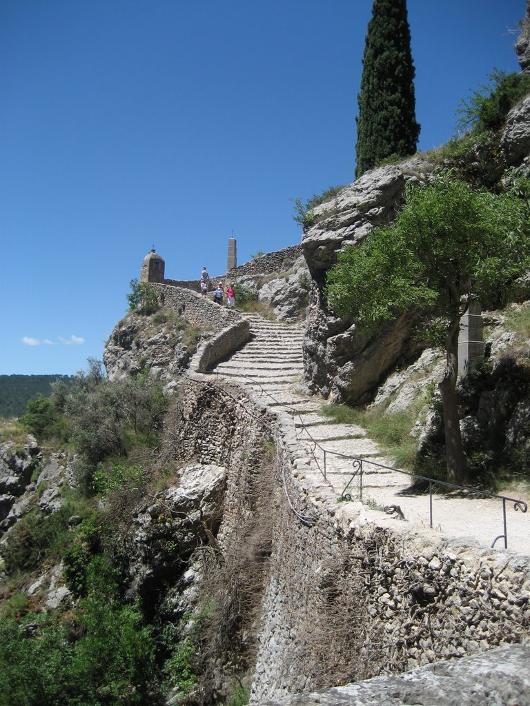 04360 Moustiers-Sainte-Marie, France by Ivan Chromy