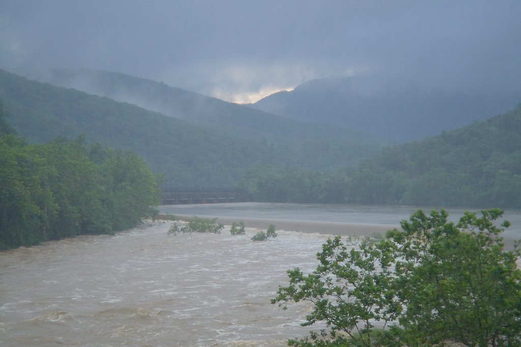 Flooded James River from US 501 by DieselDucy