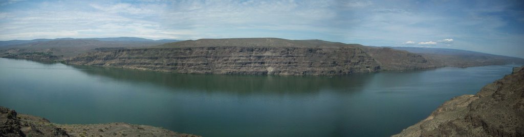 Columbia River Panoramic by summoner