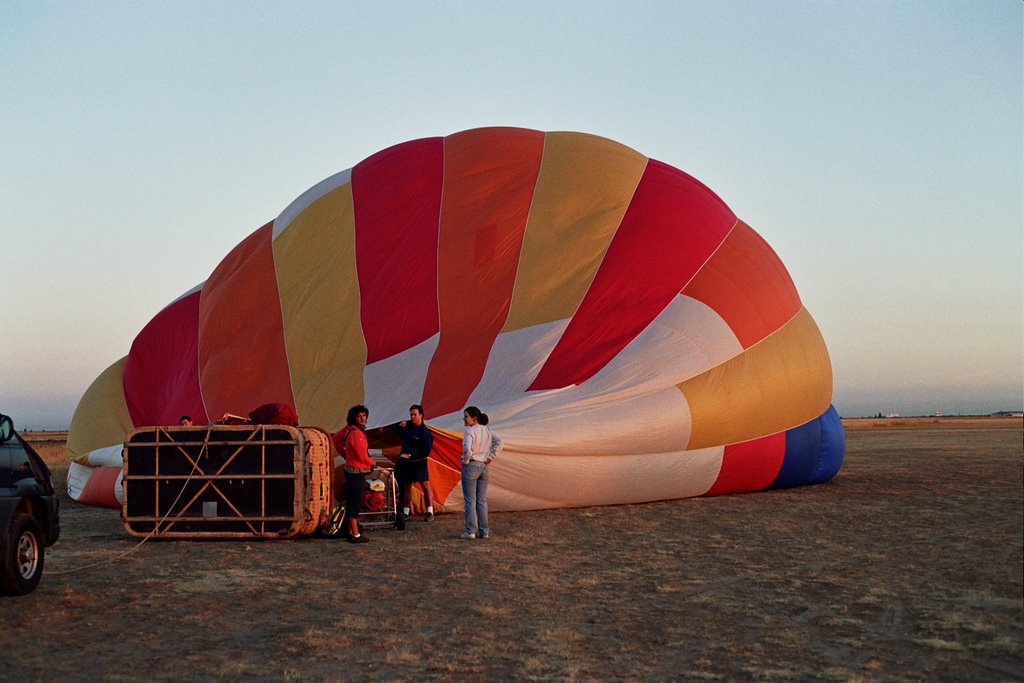 Globo en Ocaña. 20030831 by Alfonso Pedrero Muño…