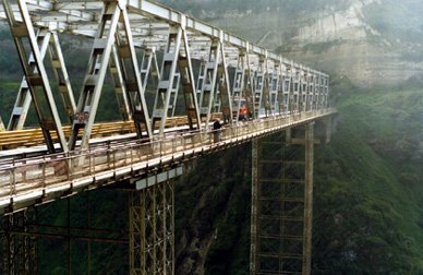 Puente sobre el Río Chiche by pepeaingla