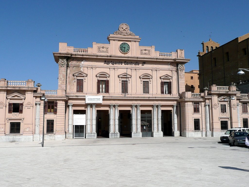 Agrigento Stazione Ferroviaria by Roberto Mastrosimone