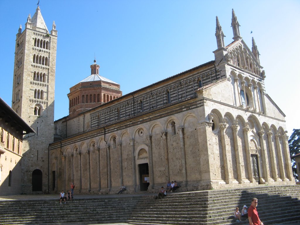 Massa M.ma - Il Duomo by Giacomo Giulianelli