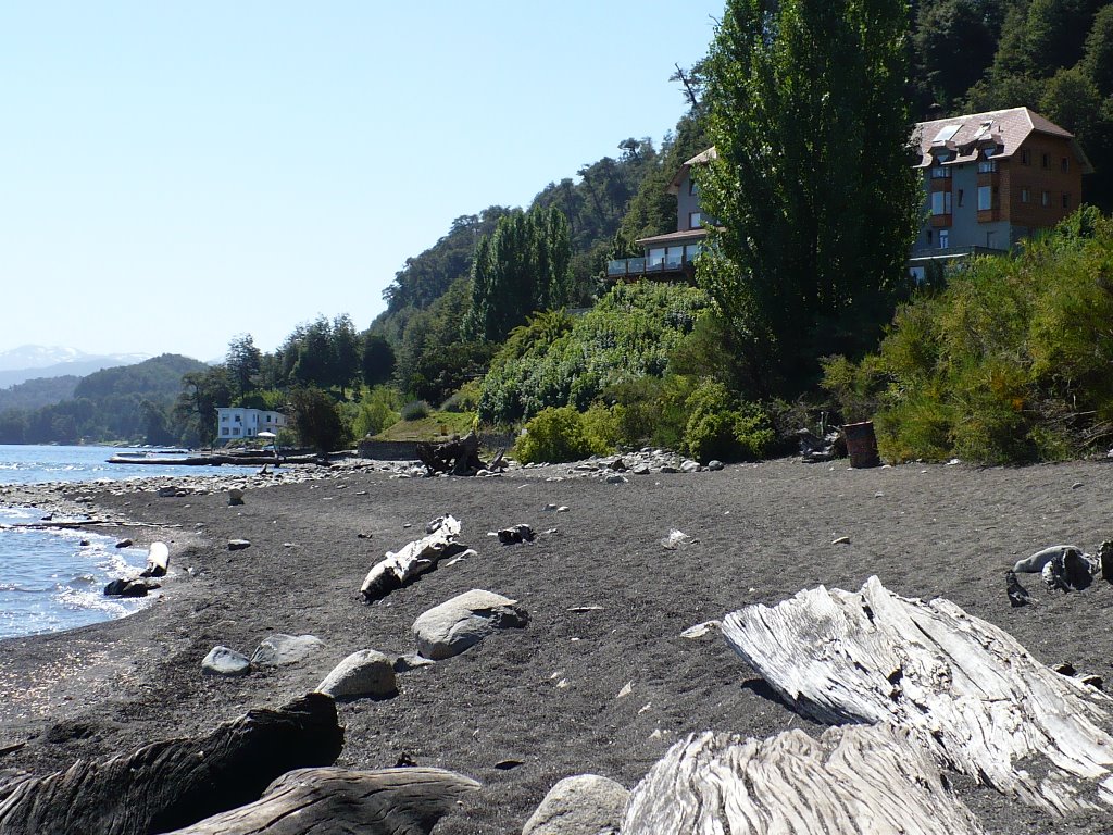 Lago Nahuel Huapi y Hotel Correntoso by infestans