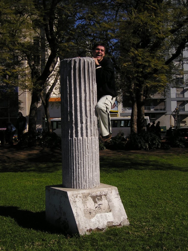 Monumento al Churro en Plaza Italia by ciramain