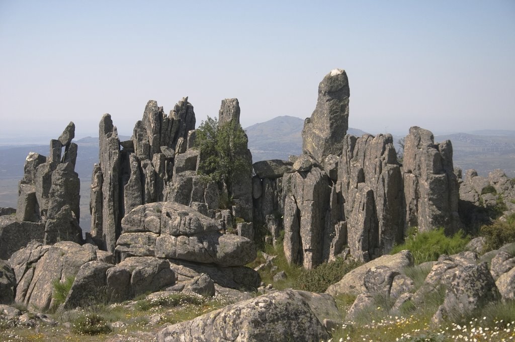 Las Agujas con el Cerro San Pedro al fondo by ManoloLi