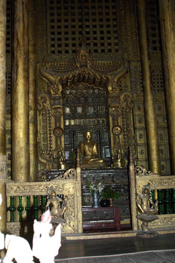 Myanmar - Mandalay - Monasterio Shwe Kyaung by lucoto