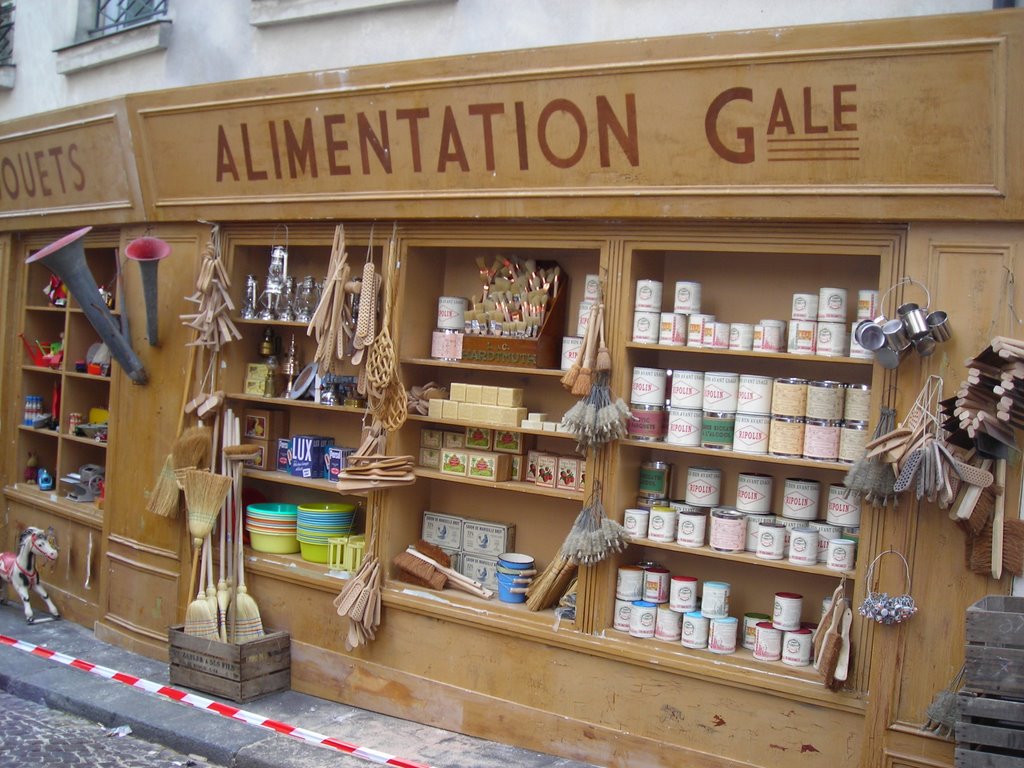 Décor de cinéma, rue Mouffetard by chergio