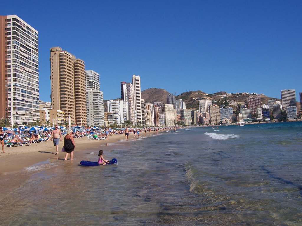 Benidorm, España. by Fernando Tracogna