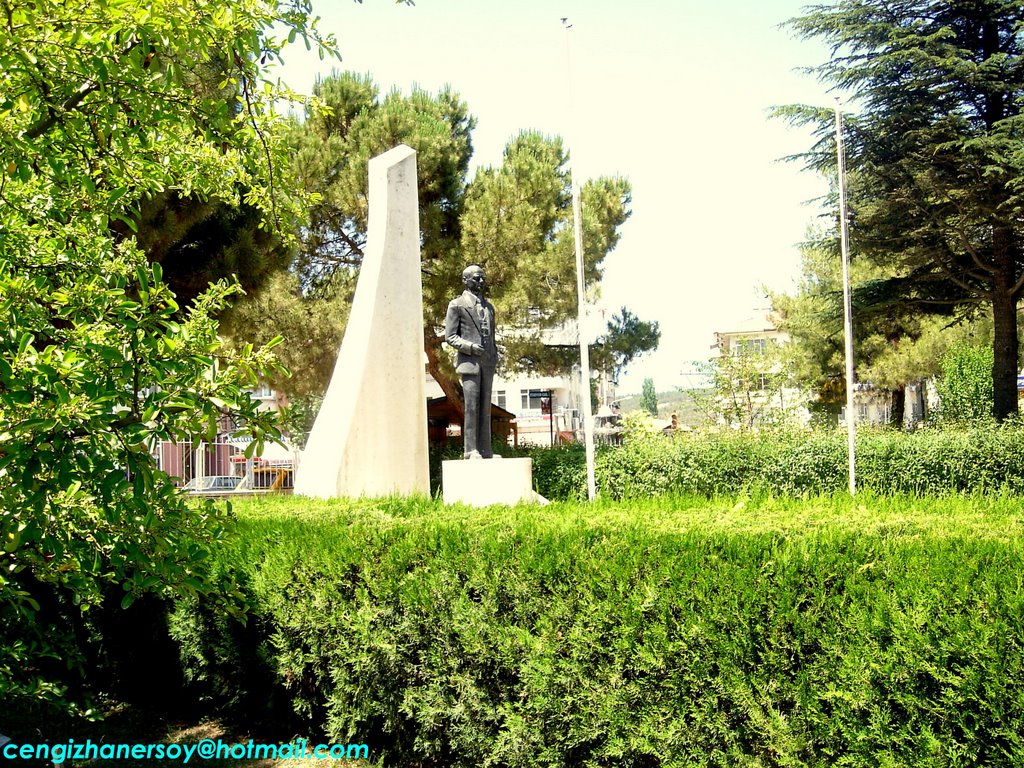 Boyabat Atatürk Heykeli-Fot : Cengizhan ERSOY-Valilik Yazı İşleri Müdürü by cengizhanersoy