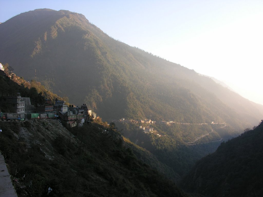 Zhangmu - Nepal/Tibet Border by eusouoxande