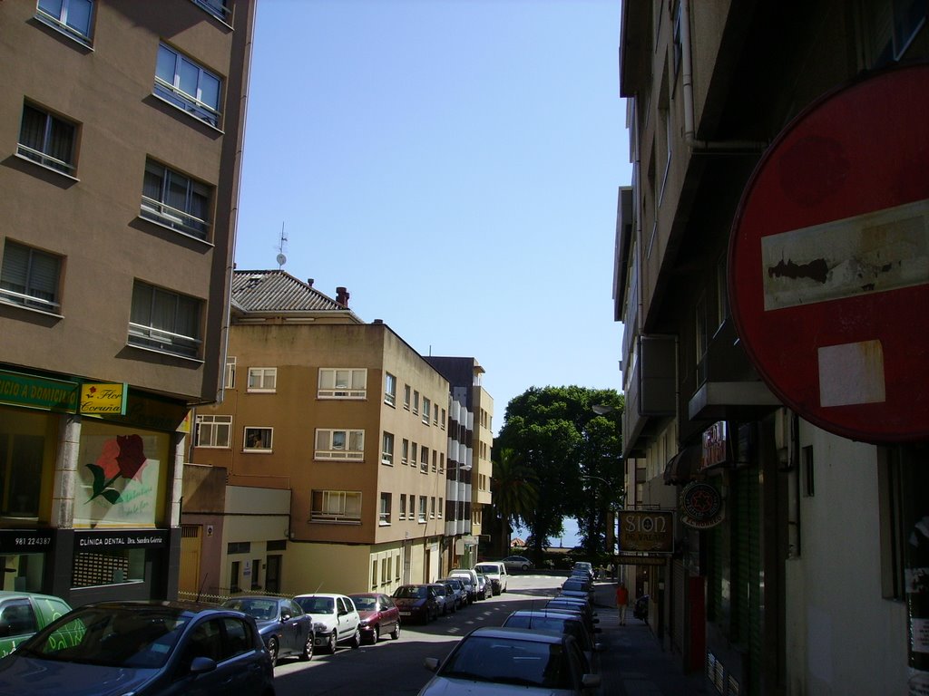 C/ Cabo Ponte Anido. La Coruña by Joaquín Vilas