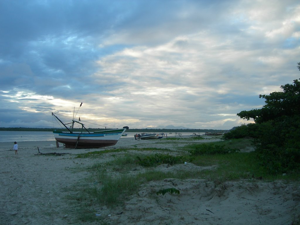 Ilha Superagui' - Parana' / Brasil by Lycia Miszkie