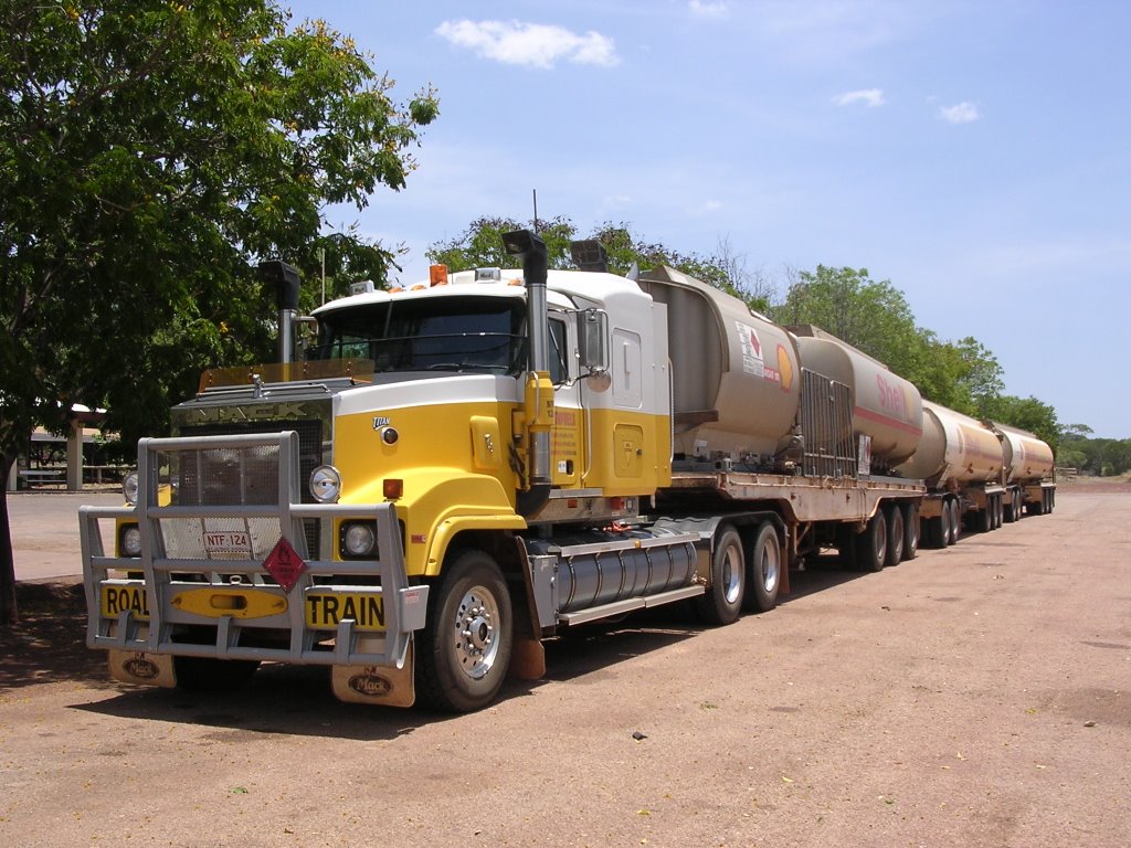 Roadtrain by Dunmarra Roadhouse, NT, Australia by Fred Language