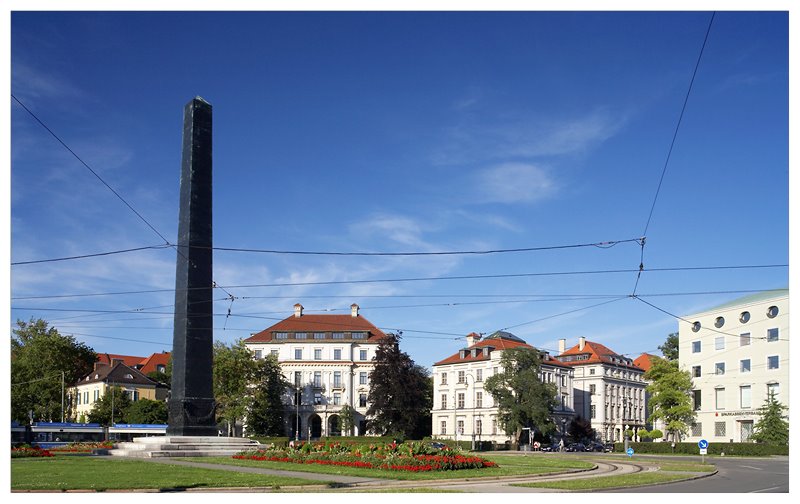 Karolinenplatz by GinAndJuice