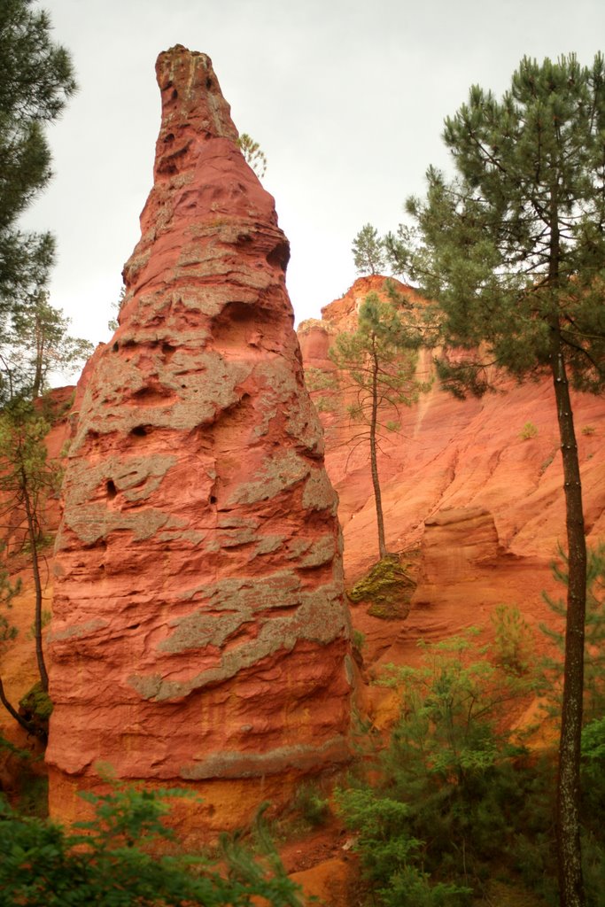 Sentier des Ocres, Roussillon, Vaucluse, Provence-Alpes-Côte d'Azur, France by Hans Sterkendries