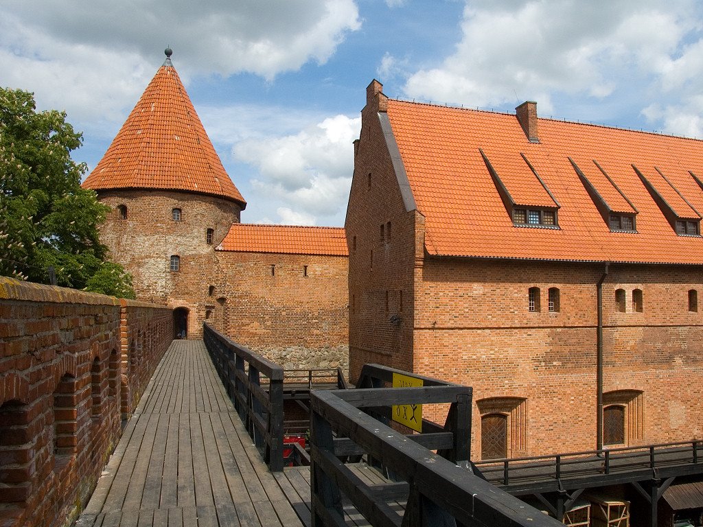 Castle in Bytów by ArekL