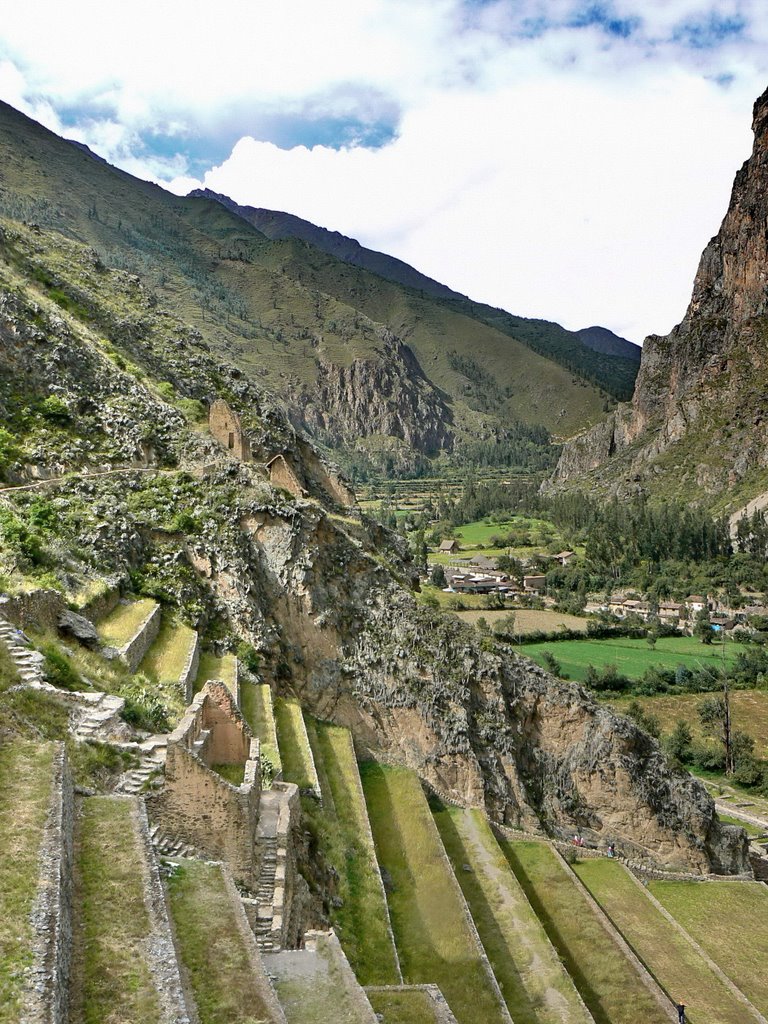 Ollantaytambo, Sacred Valley. Cusco, Peru by Nicola e Pina Peru