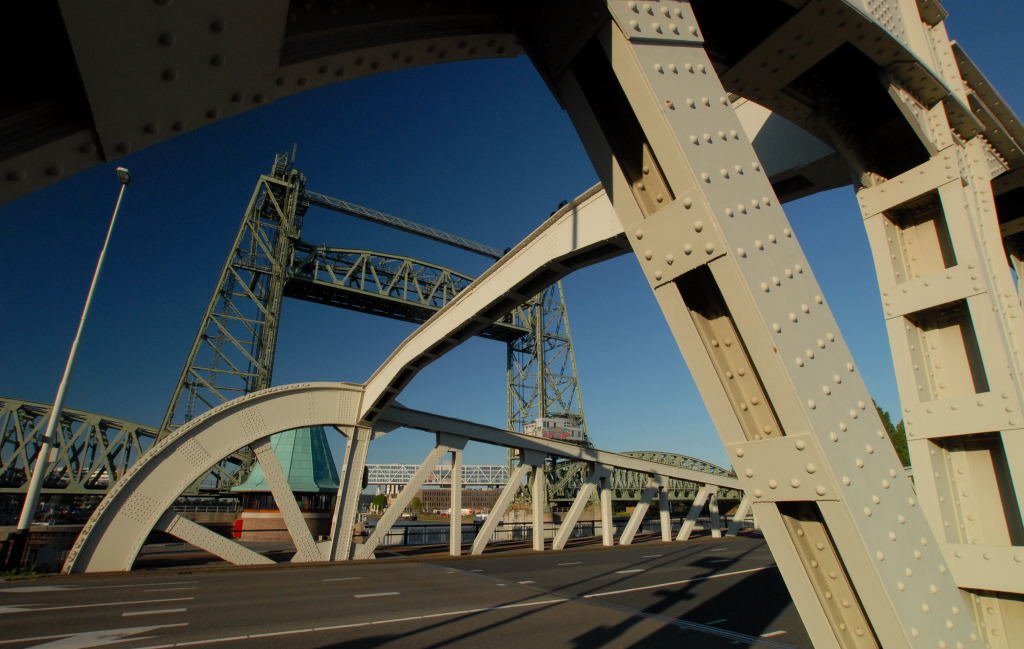 Koninginnebrug (zicht op de Hef) by robertvdven