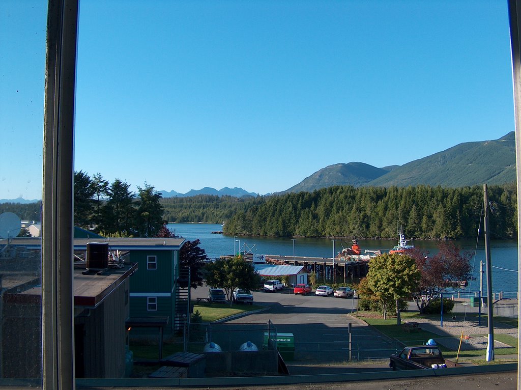 Harbor of Ucluelet by roman1989