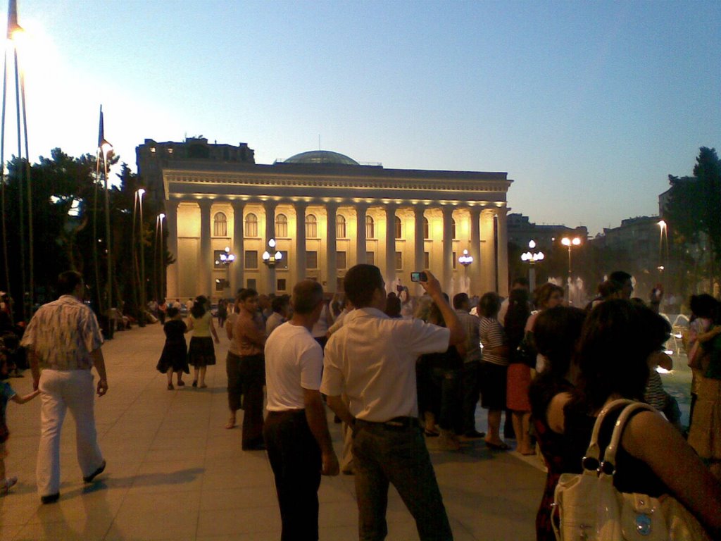 Baku_People&Museum by RowshanRehimli