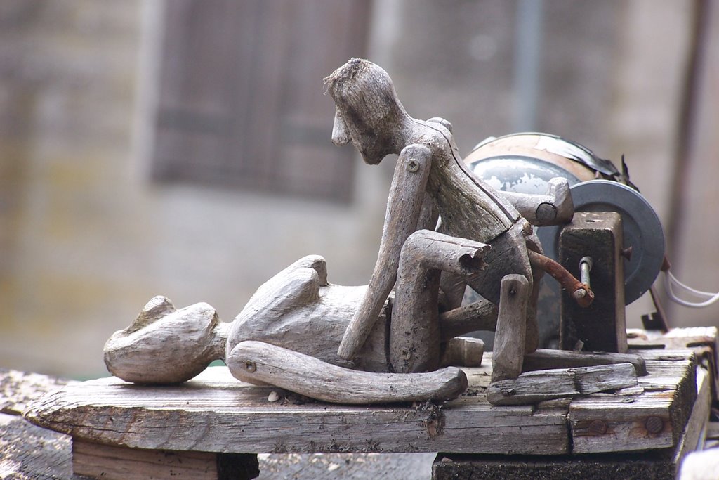 Erto-Sculture erotiche nel centro storico by Vincenzo Camiolo