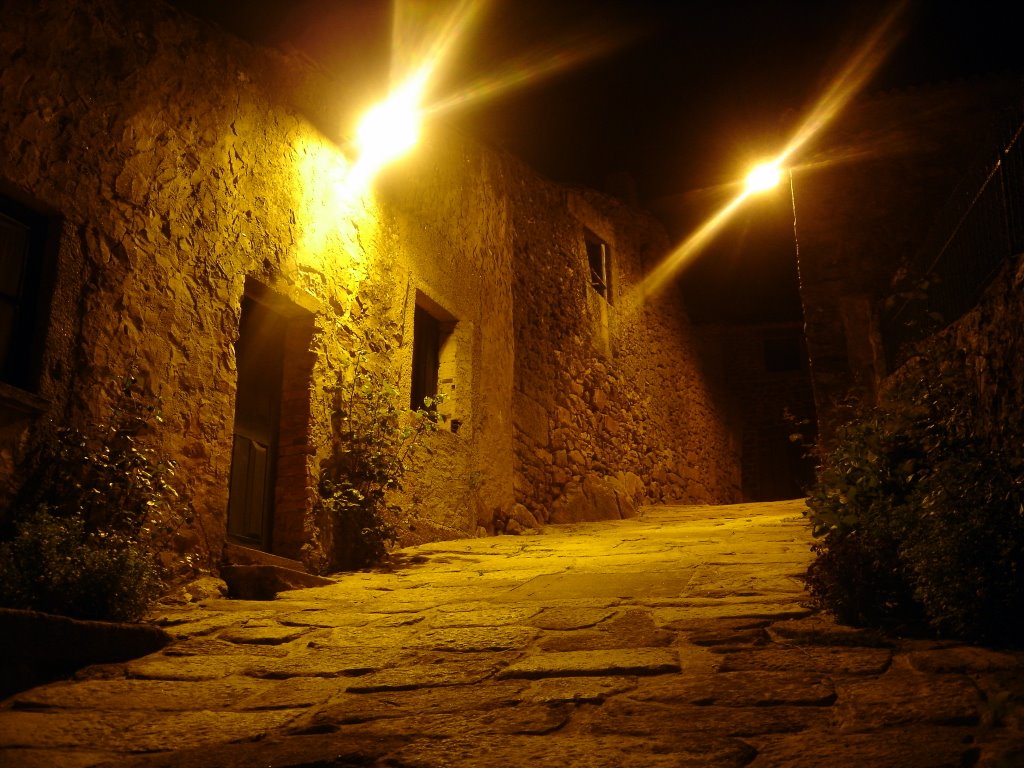 Castelo Rodrigo by night by Pedro Gonçalves