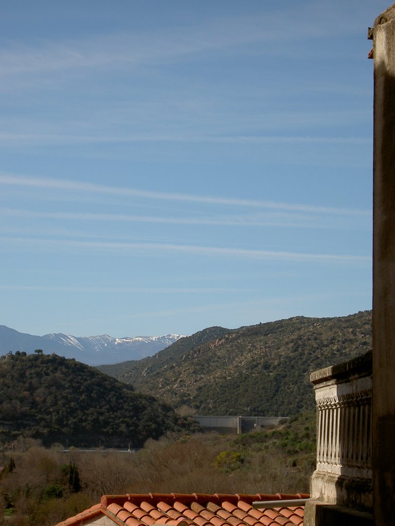 Rodès, vue du barrage de Vinca depuis la Carrer d'en Molins by axelsitges