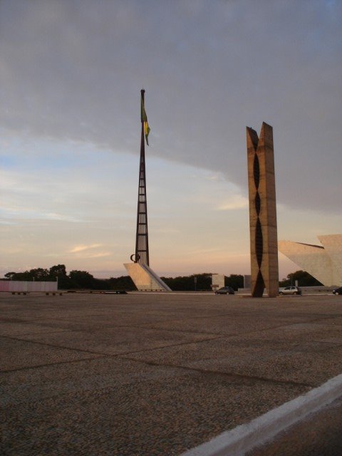 Pavilhão Nacional - Praça dos Três Poderes by Michel Rocha