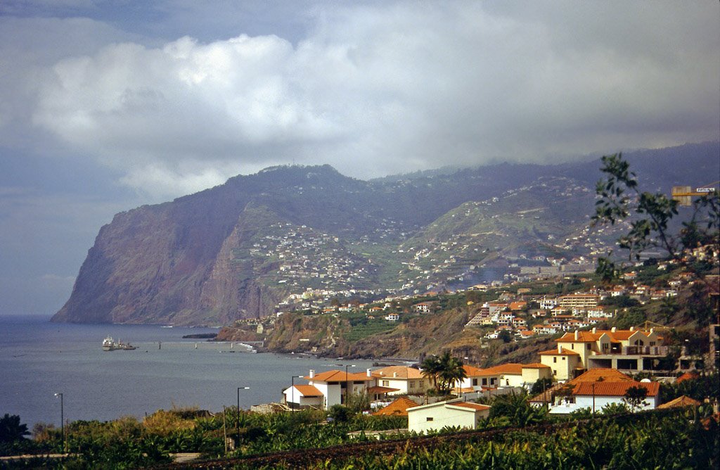 Ribeira Brava by astronautilus