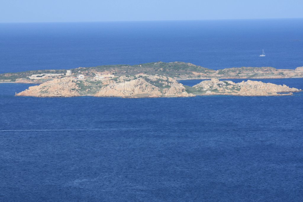 Isola Porco e lembo di Caprera, dalla roccia dell'Orso. by Carlo Pelagalli