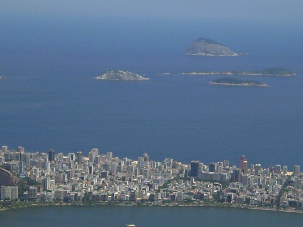 Vista desde el Corcovado VI by José Pedro Martínez