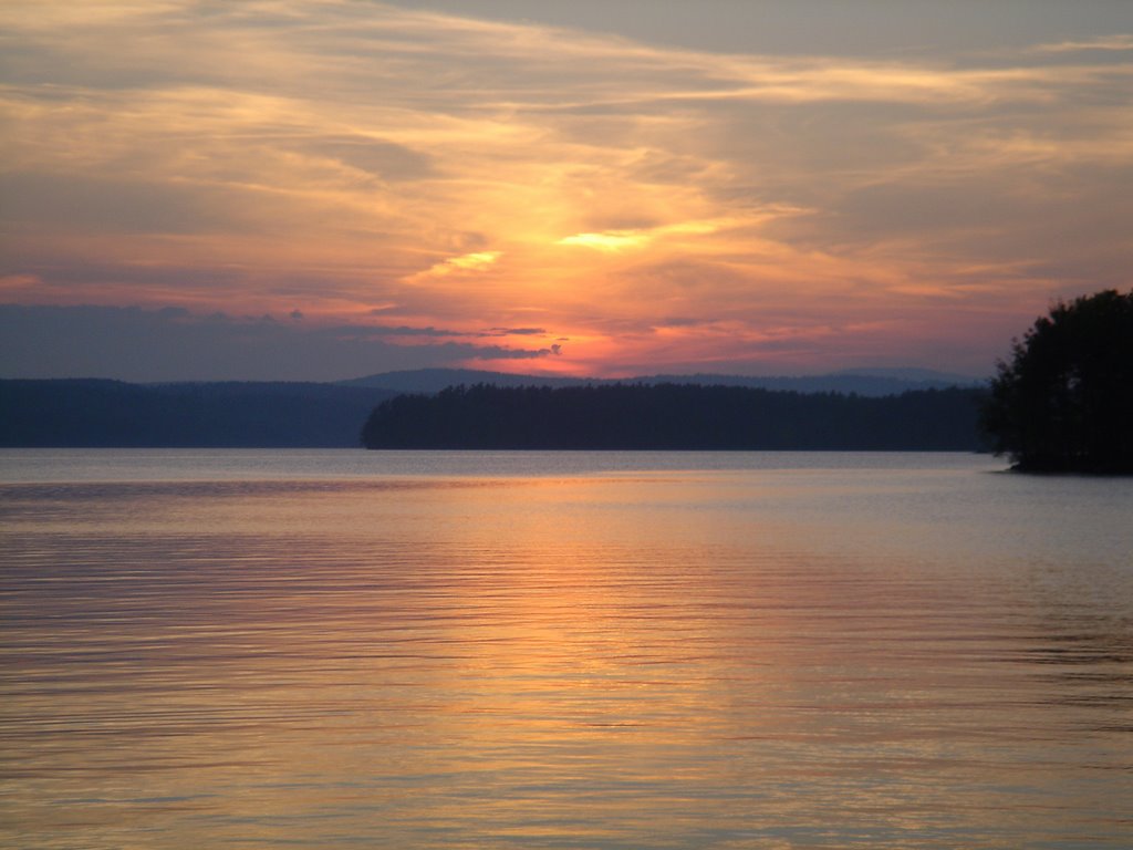 Lake Auburn, Maine. Sunset by DieselDucy