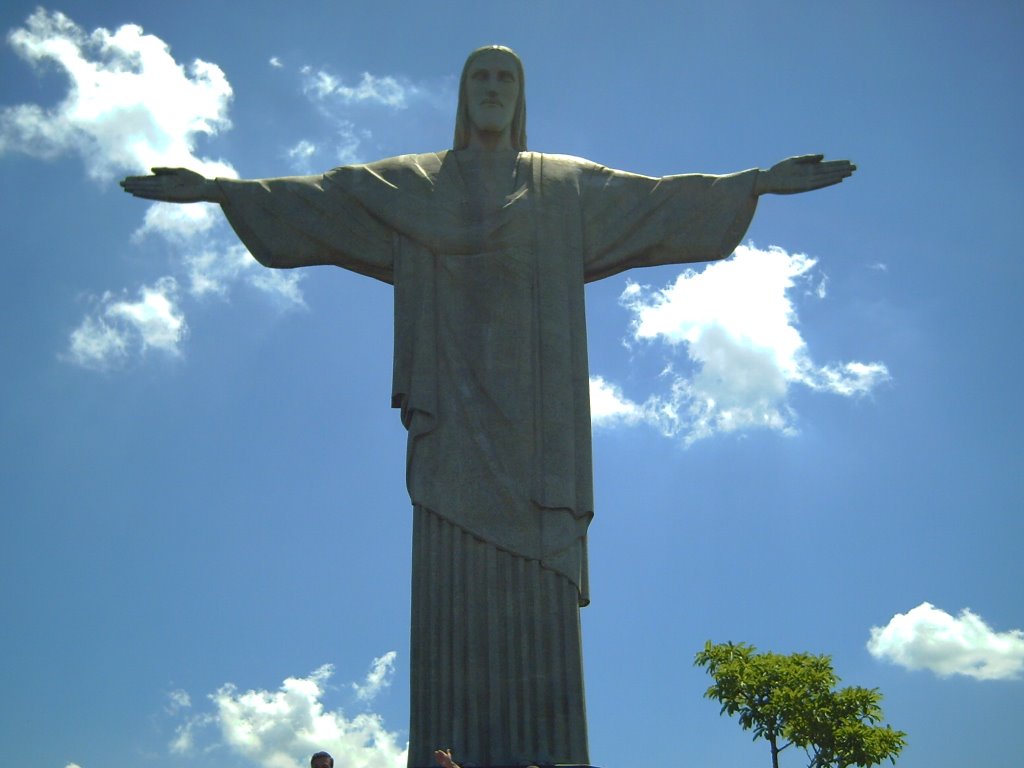 Cristo del Corcovado II by José Pedro Martínez