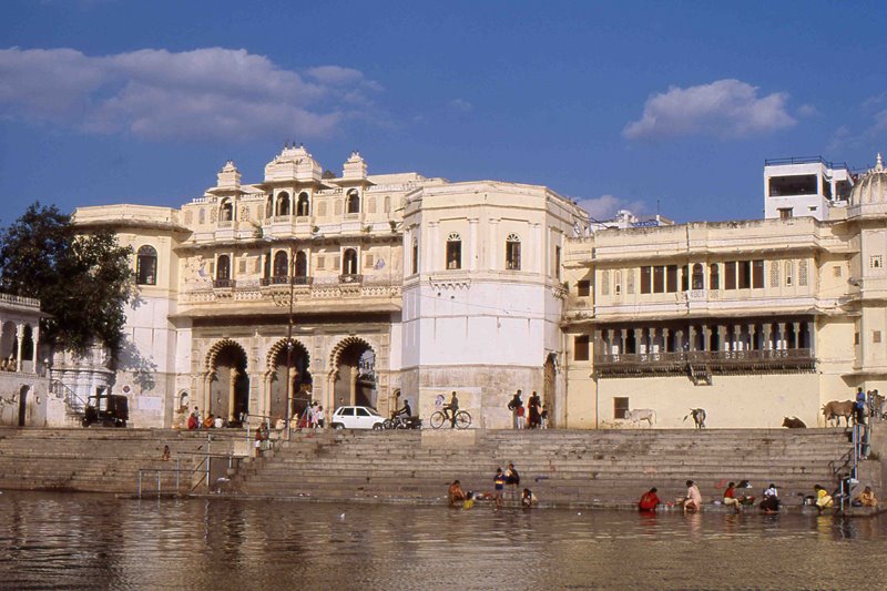 India, Udaipur by manuel-magalhaes