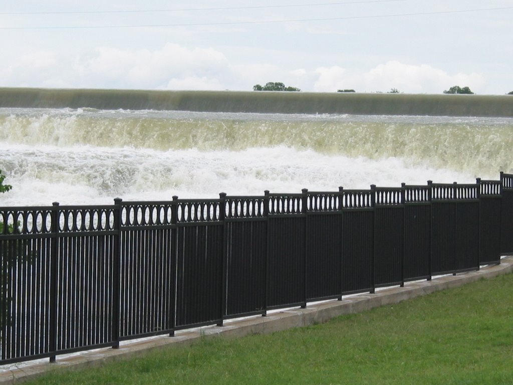 White Rock Lake Spillway by pmyoungtx