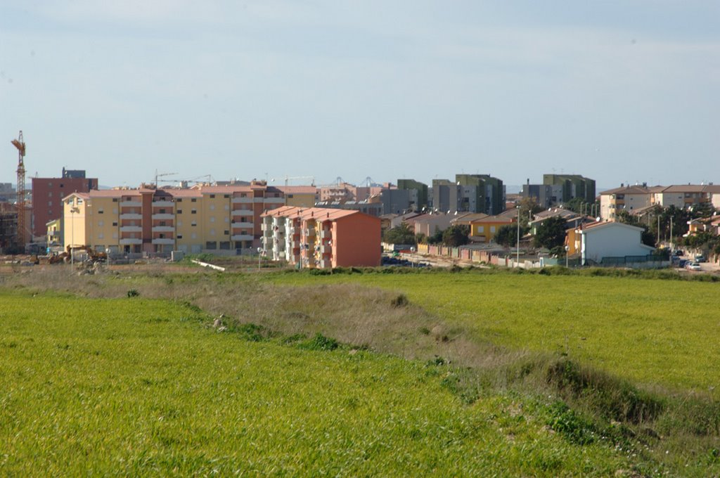 Porto Torres, la parte est della città by Gavino Ruggiu