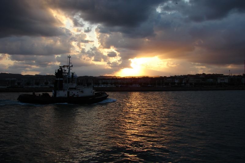 Amanecer en Portugalete by aitortxu