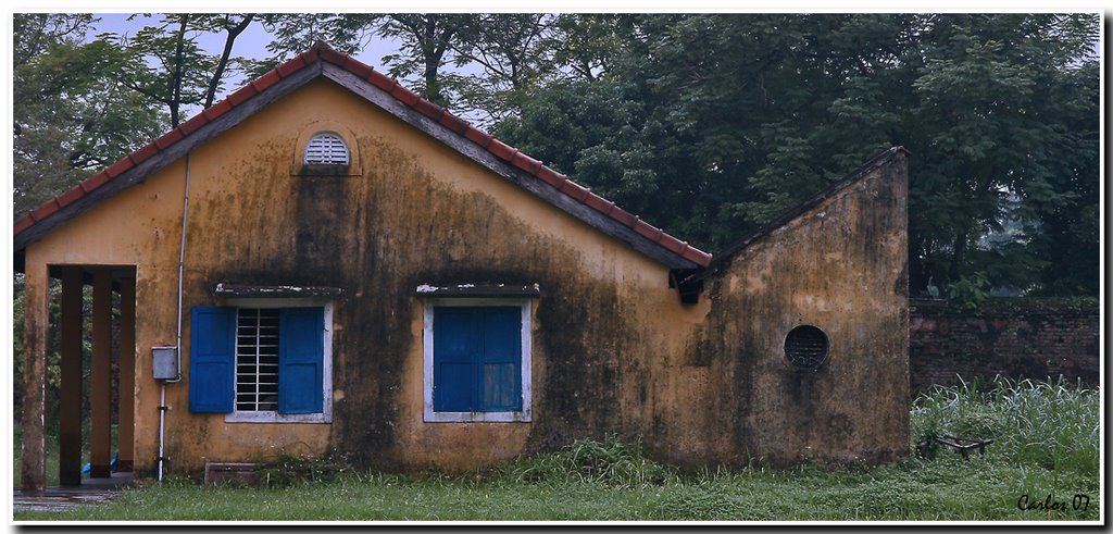 Ventanas azules en vietnam by Carlos Fco. Plaza