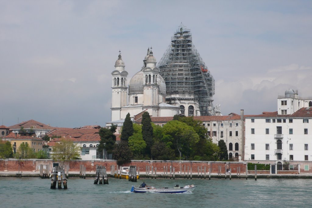 Venice, Italy by Victor Misael