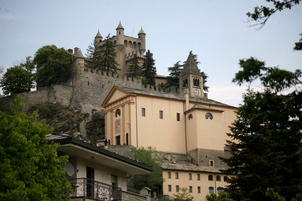 Castello di Saint-Pierre, Valle d'Aosta, Italy by Hans Sterkendries