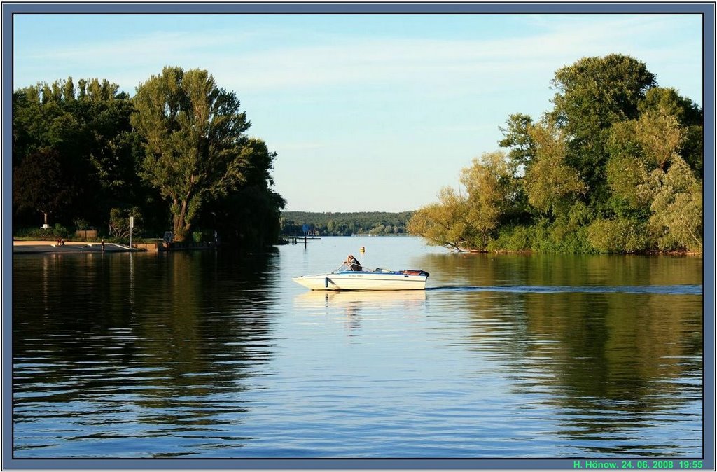 Die traumhaft schöne Havel vom Promenadenhafen aus gesehen. by H. Hönow