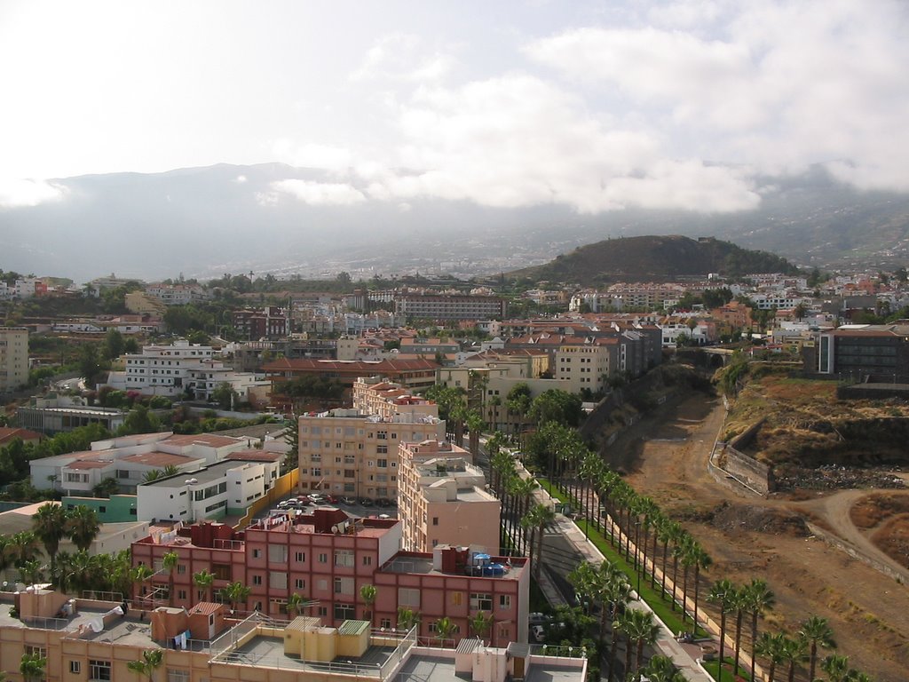 Puerto de la Cruz, Tenerife by wumintag