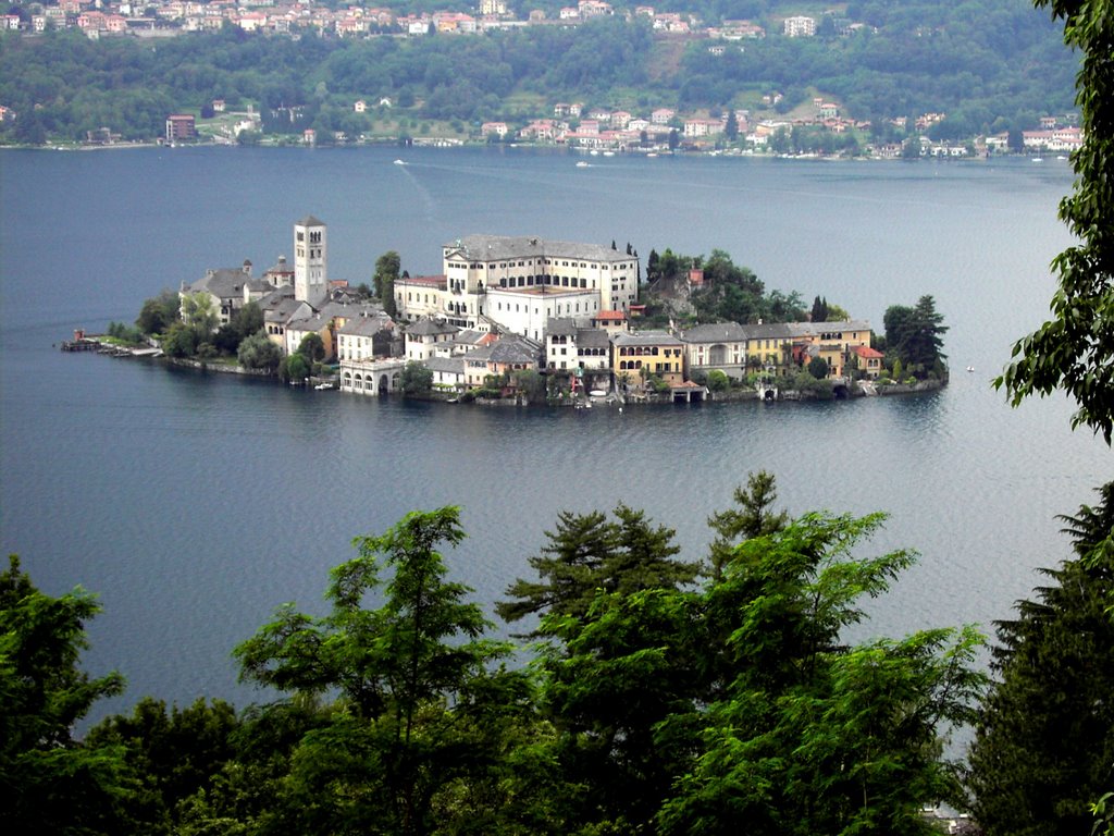 Isola San Giulio from Monte di Orta by Skur