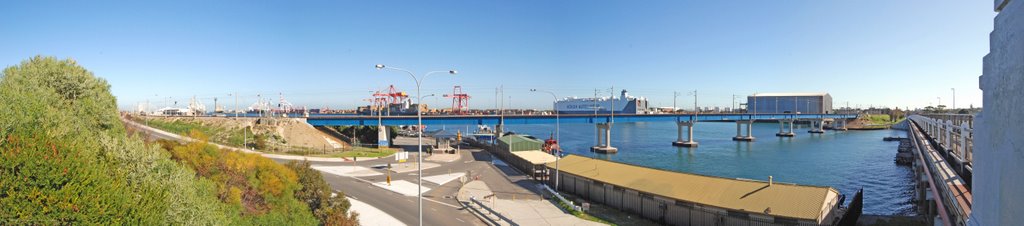 Fremantle train bridge panorama by pweaver