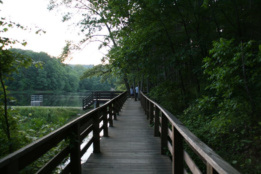 Walkway to Stahl Lake by danielc4