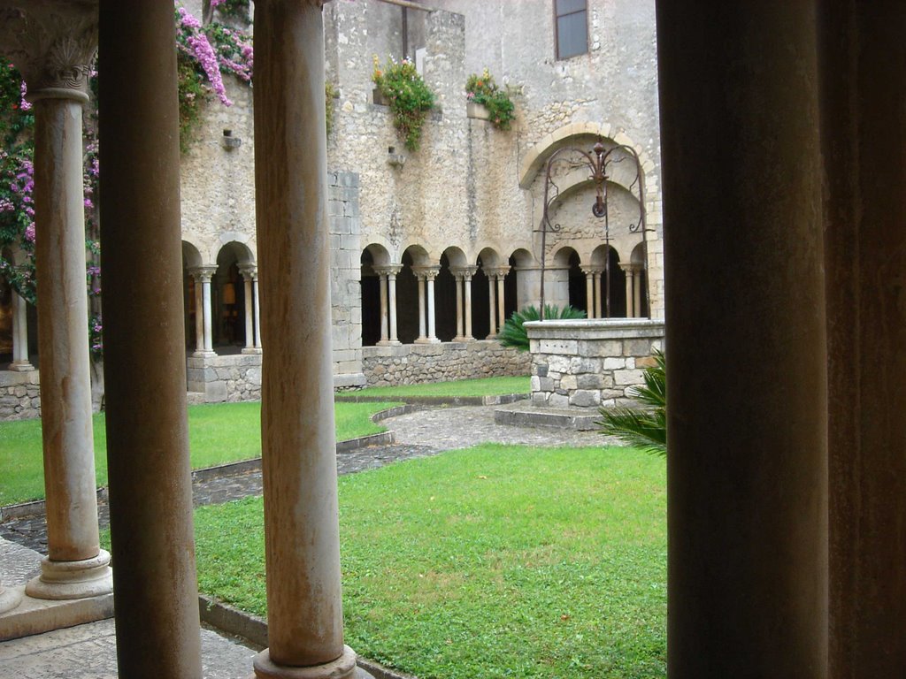 Chiostro dell'Abbazia di Valvisciolo by Corrado Lampe