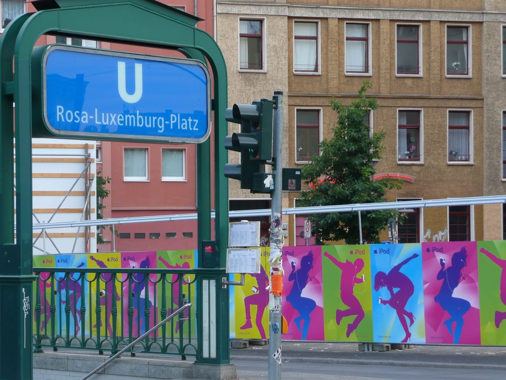 Rosa-Luxemburg Platz by pedro layant